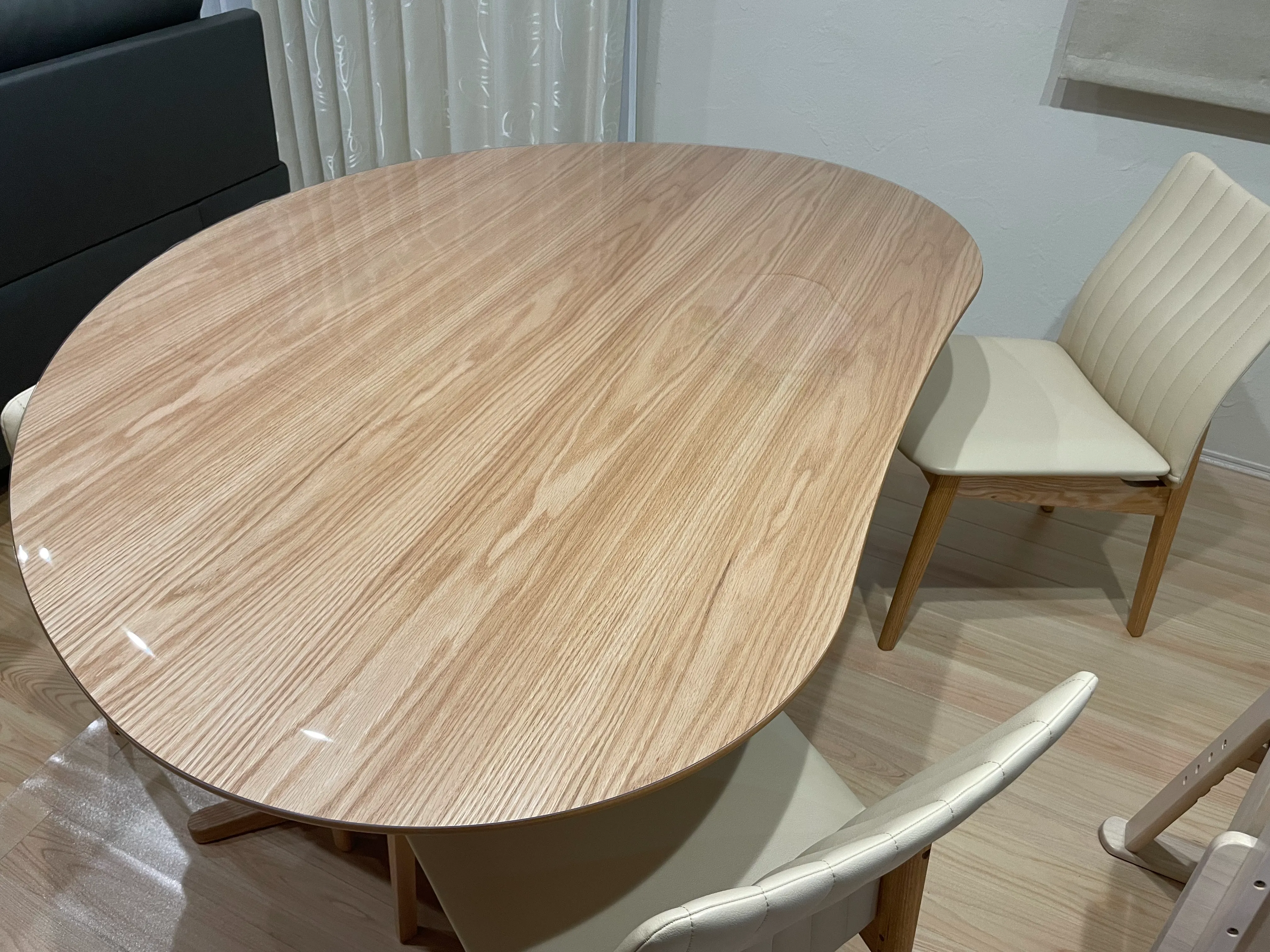 ミラージュ160サイズテーブルに当店のマットを敷いた様子（お客様提供）