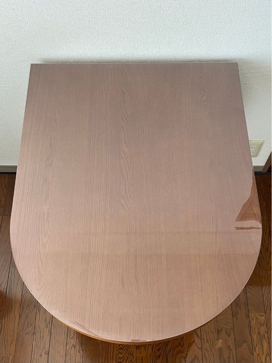 ポルトダイニングテーブルスモールに敷いたテーブルマット